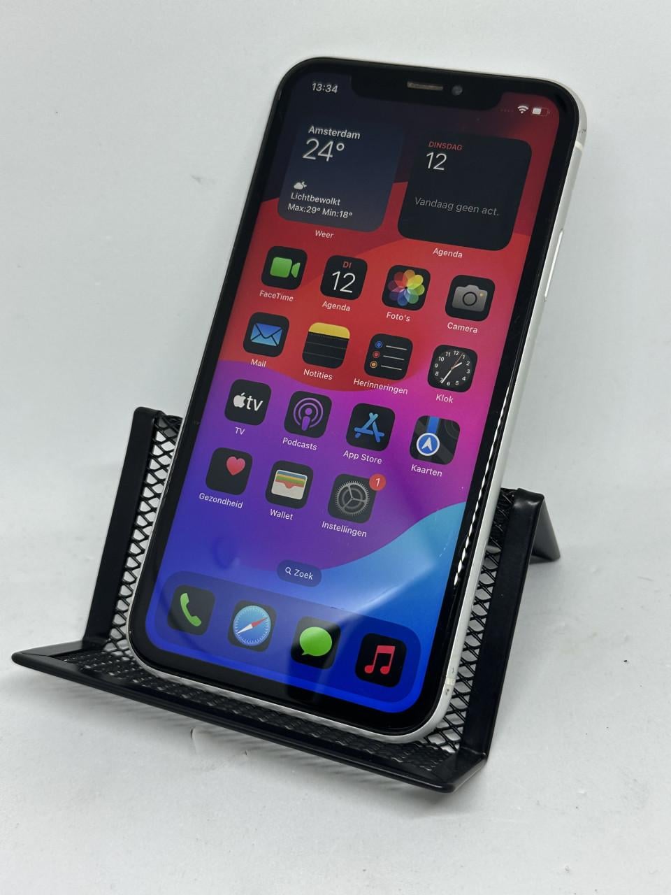 IPhone XR  wit  64GB