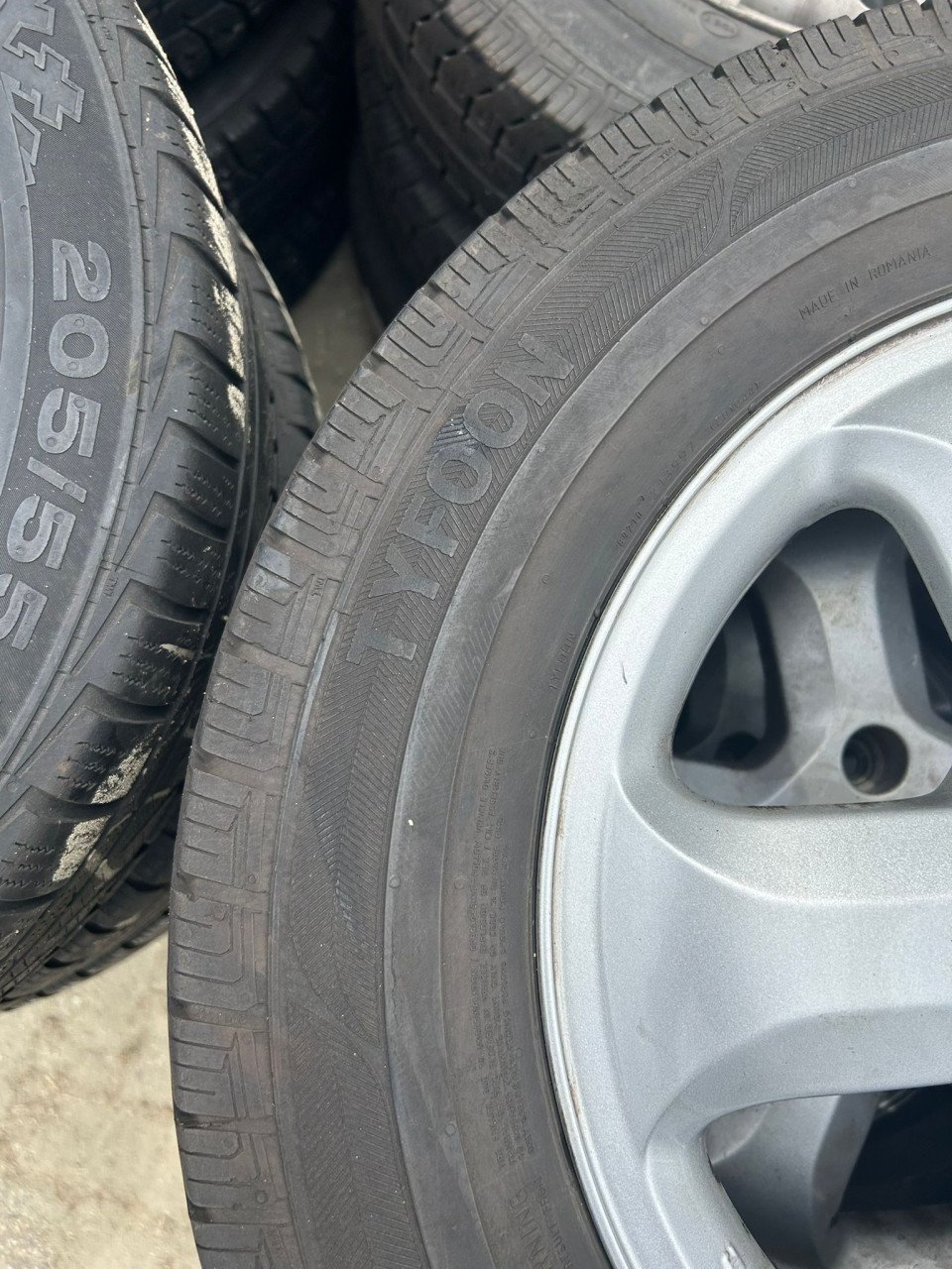 RENAULT ALUMINIUM VELGEN MET TYFOON BUSBANDEN 16C INCH