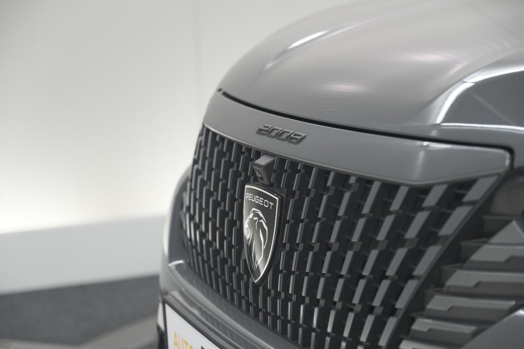 Peugeot 2008 puretech 130 eat8 allure | 360 camera | adaptieve cruise contr