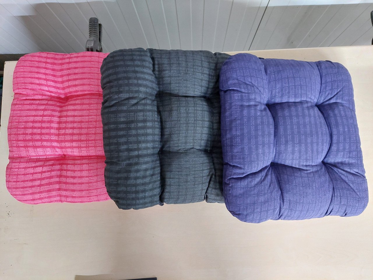 Stapelstoelen met kussens, 15 stuks