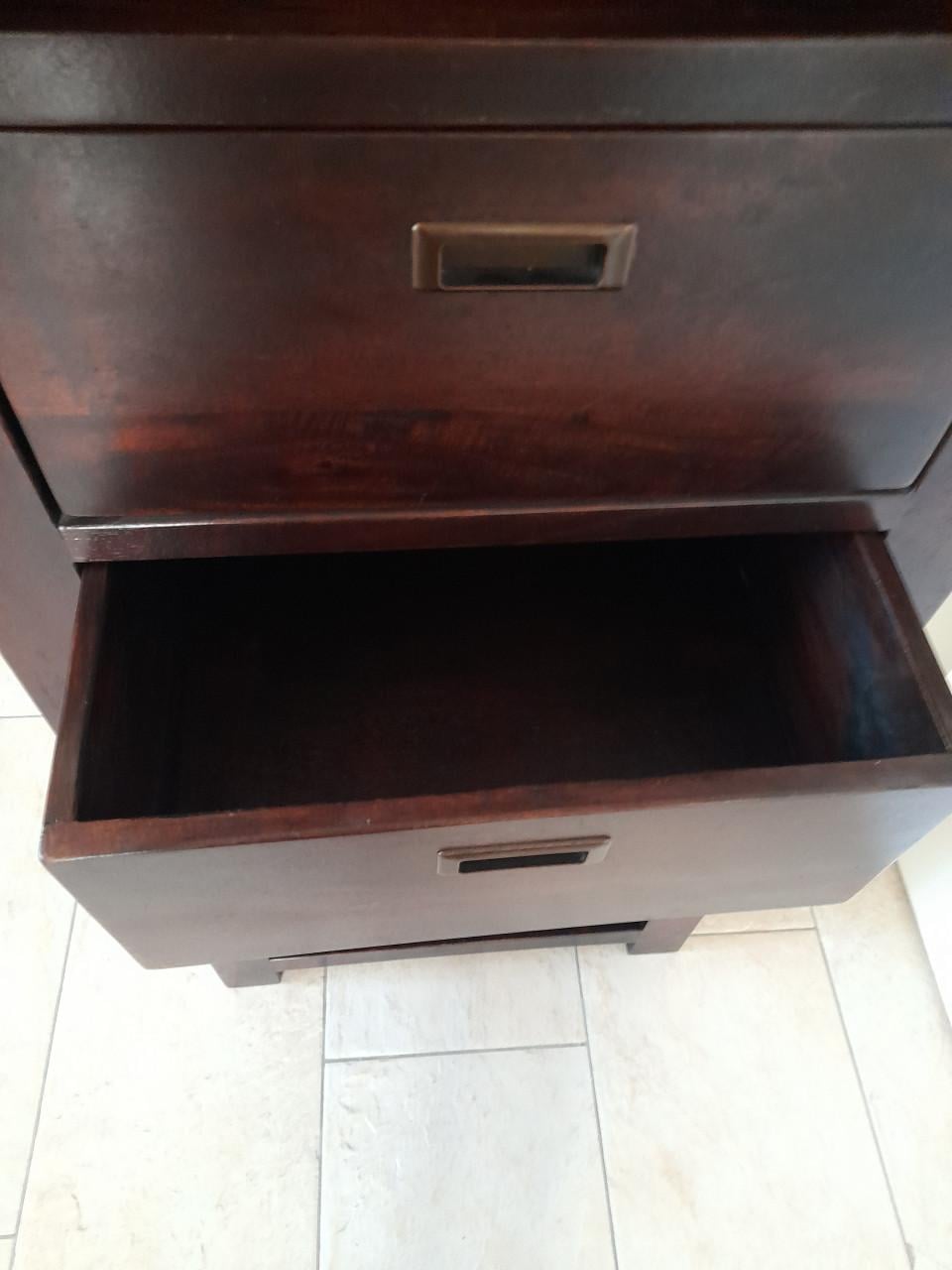 Massief houten Boekenkast 60 x 40 x 200 (in goede nette staat)