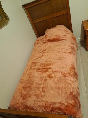 Bed, kledingkast en 2 nachtkastjes