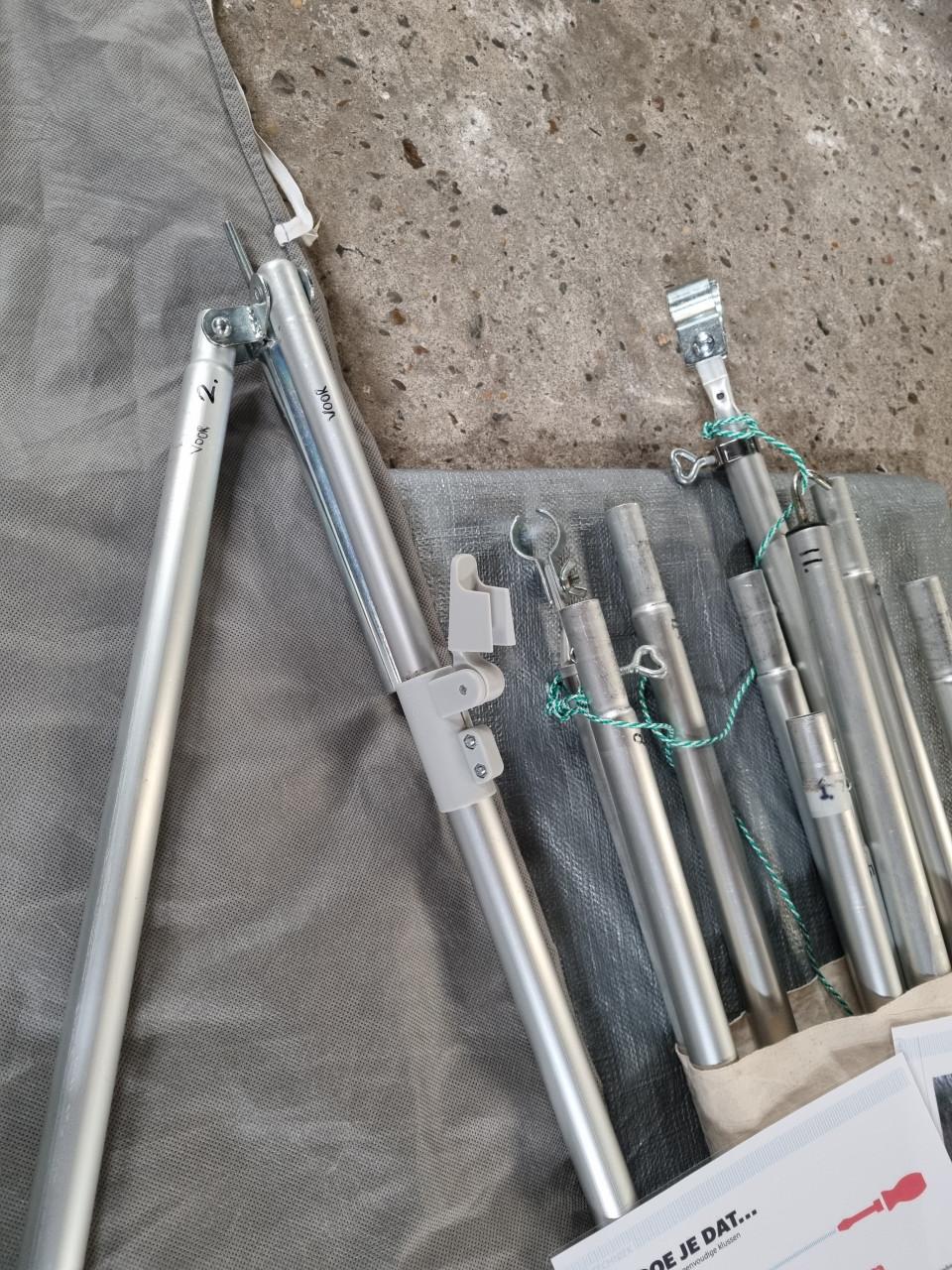 Grote Franka (Dorema) voortent (G18)