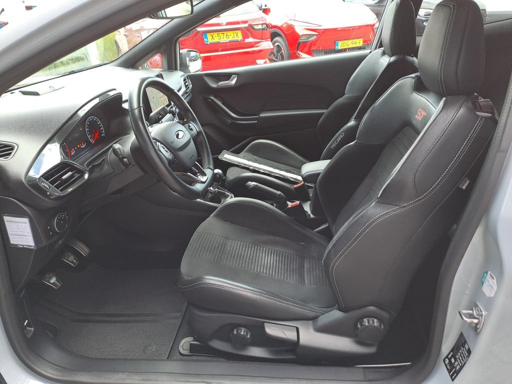 Ford Fiesta 1.5 ecoboost st-3 | 200 pk! | maxton design bodykit | apple car