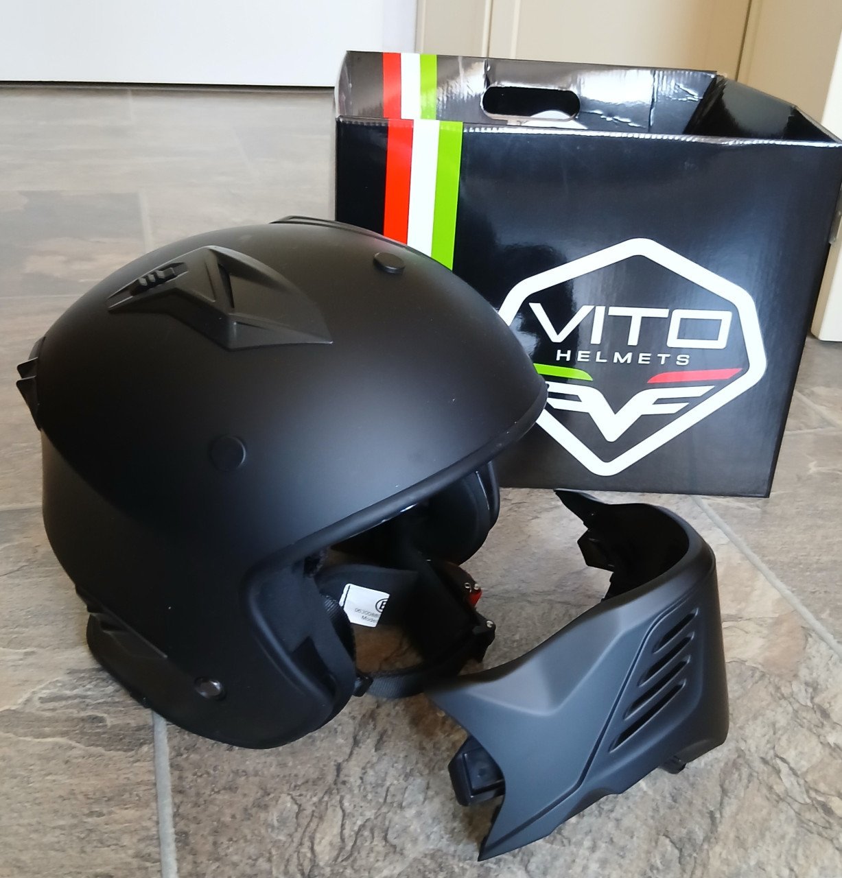 Helm(en) merk Vito