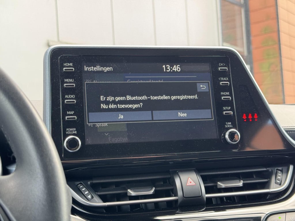 Toyota C-hr 1.8 hybrid dynamic | trekhaak afneembaar | navigatie | camera |