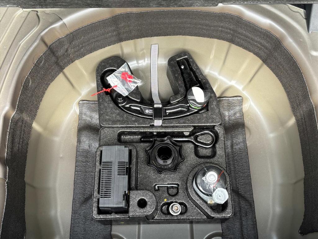 Volkswagen T-cross 1.5 tsi 150pk dsg-7 r-line|black style| dodehoek| navi|t