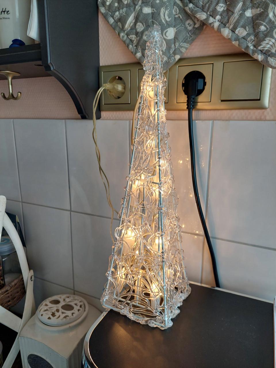 3 kerst piramide met verlichting