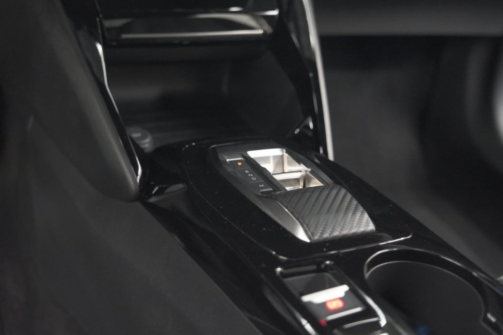 Peugeot 2008 puretech 130 eat8 blue lease allure | camera | navigatie | par