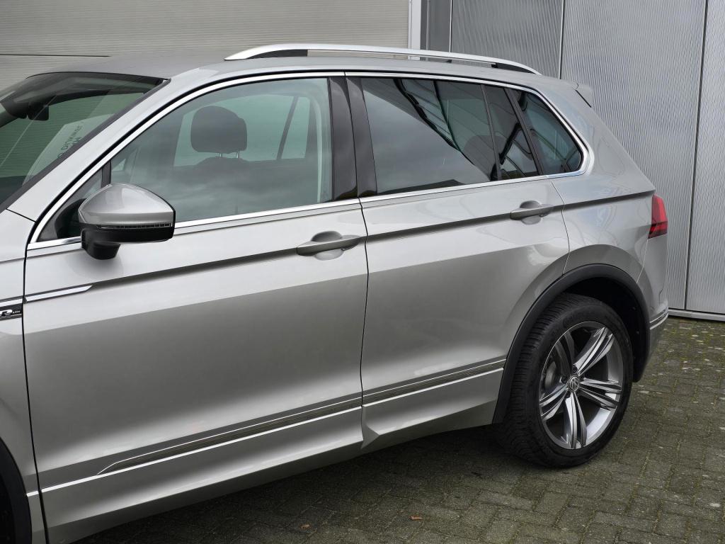 Volkswagen Tiguan 1.4 tsi 4motion highline r-line 1800kg/leder/digital/r-li