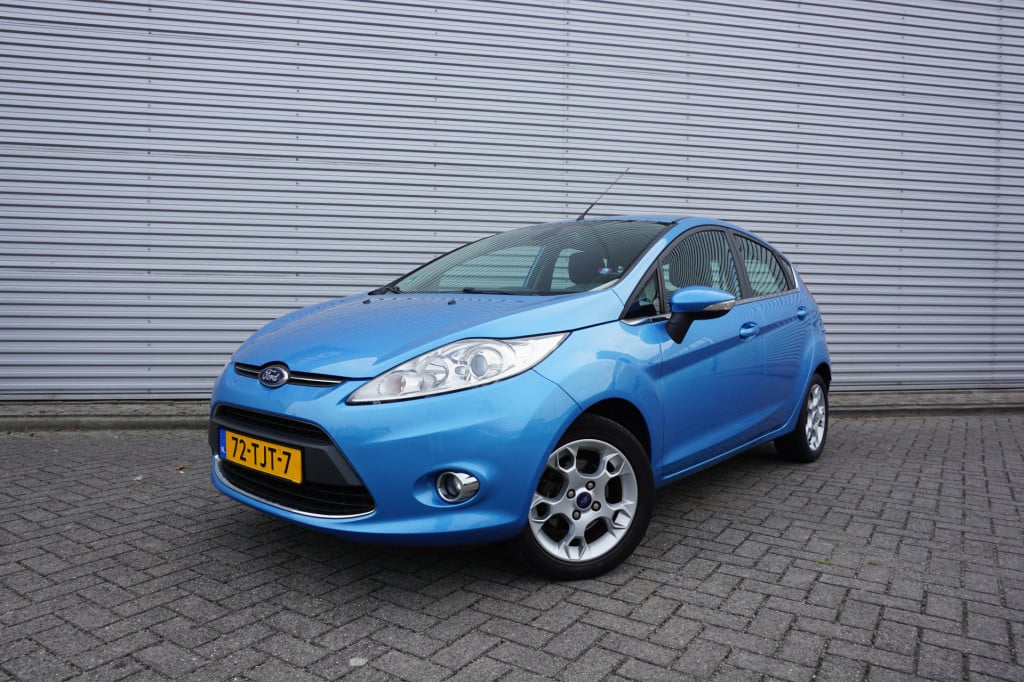 Ford Fiesta 1.6 titanium airco / cruise / elektr. ramen /  lm velgen / nap