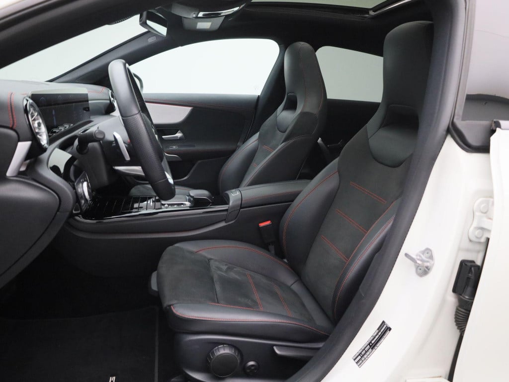 Mercedes-Benz Cla shooting brake 200 business solution amg | automaat | pan