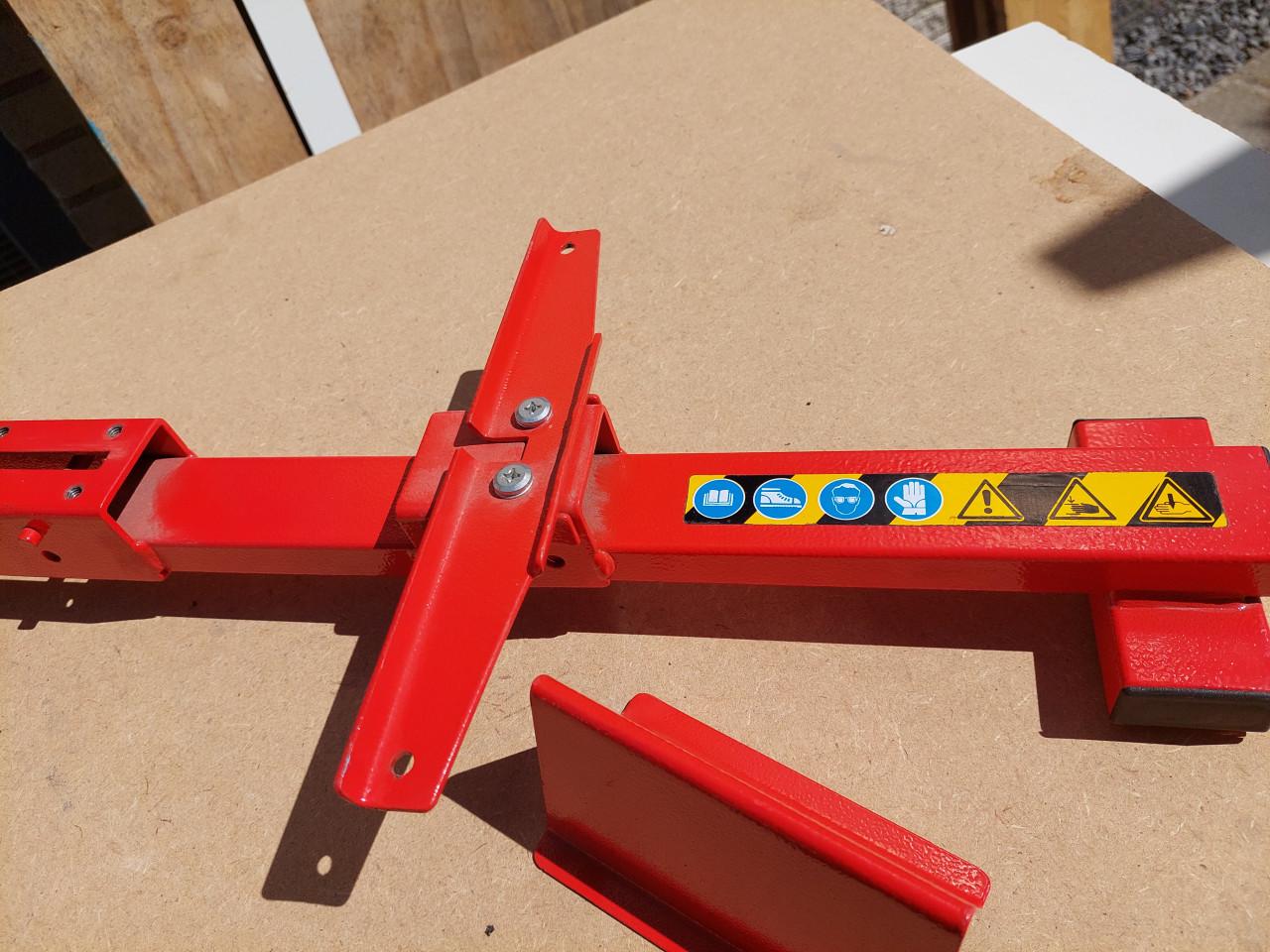 * Gereserveerd*  Laminaat snijder