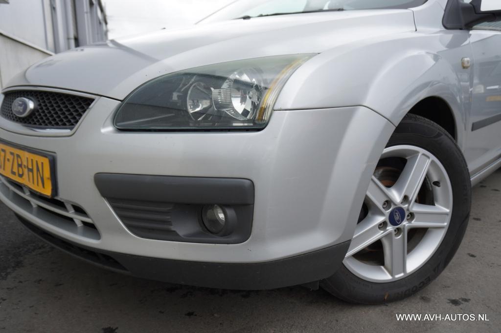 Ford Focus wagon 1.6-16v futura