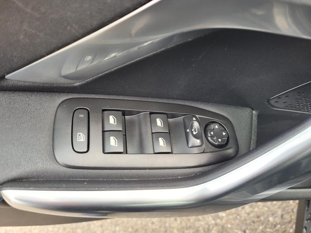 Peugeot 2008 1.2 puretech allure crossway treekhak alcantara leer / navigat
