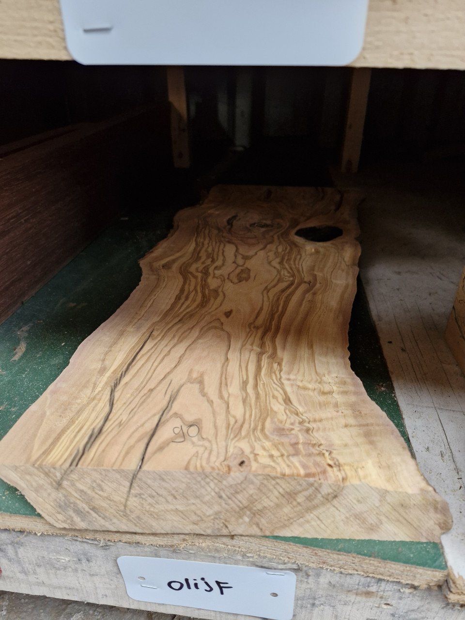 Meubel en draaihout veel hout soorten