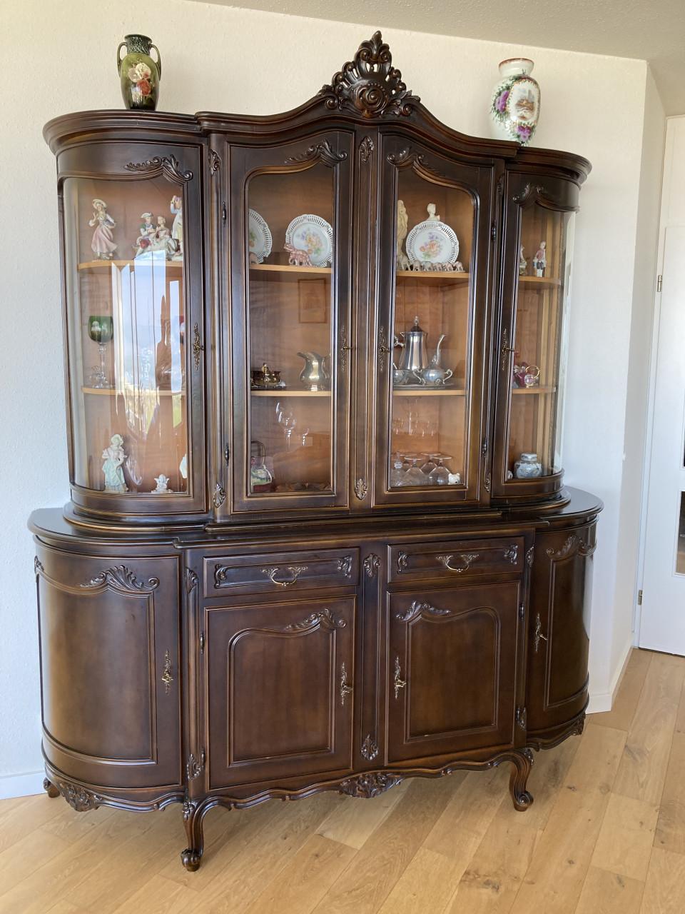 Noten houten buffetkast