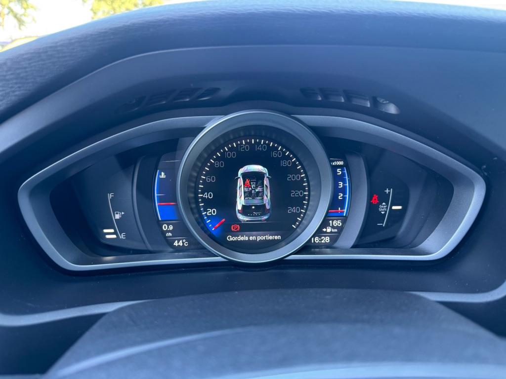 Volvo V40 2.0 d2 r-design business * nap * 100% onderhouden * 2e eigenaar