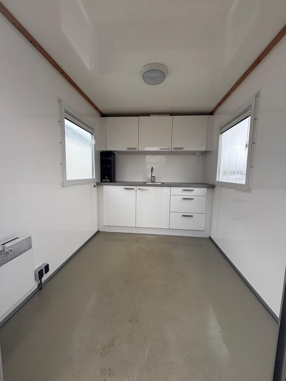SBW schaftwagen compleet met keuken en toilet 402x202 z.g.a.n.