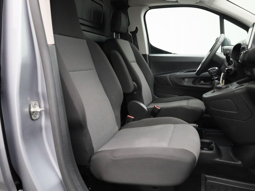 Opel Combo 1.5d l1h1 edition | navigatie | apple carplay/android auto | par