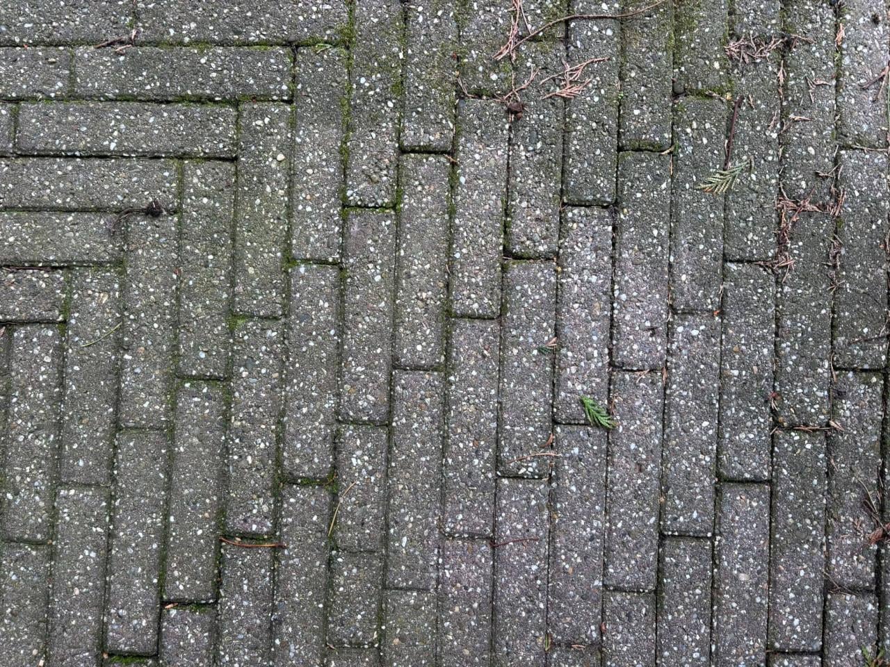 Buiten stenen voor terras en garagepad
