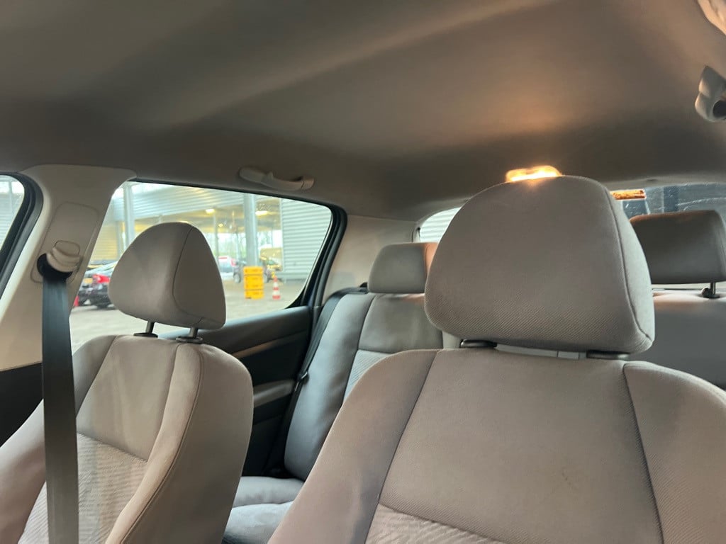 Peugeot 307-2004-5 deuren-trekhaak-radio/cd speler-igst-nw. apk-1450,=