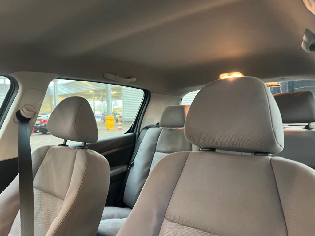 Peugeot 307-2004-5 deuren-trekhaak-radio/cd speler-igst-nw. apk-1250,=