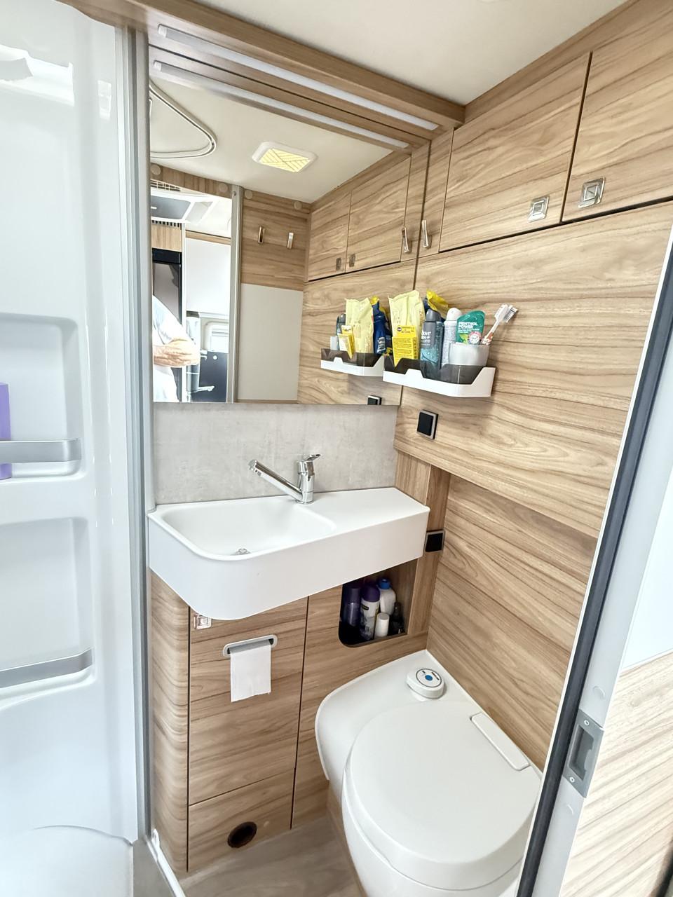 Hymer EX580 Compact 2x Airco Levelsysteem automaat 9 traps