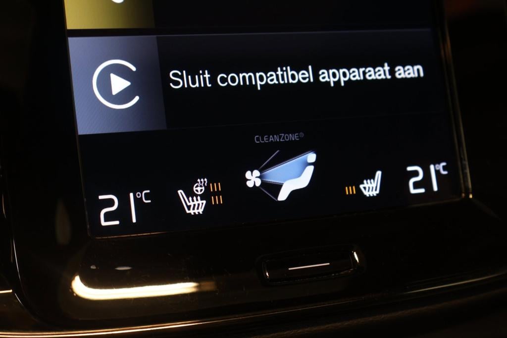 Volvo XC40 1.5 t4 plug-in hybrid plus dark nl auto, pano, h&k audio, el sto