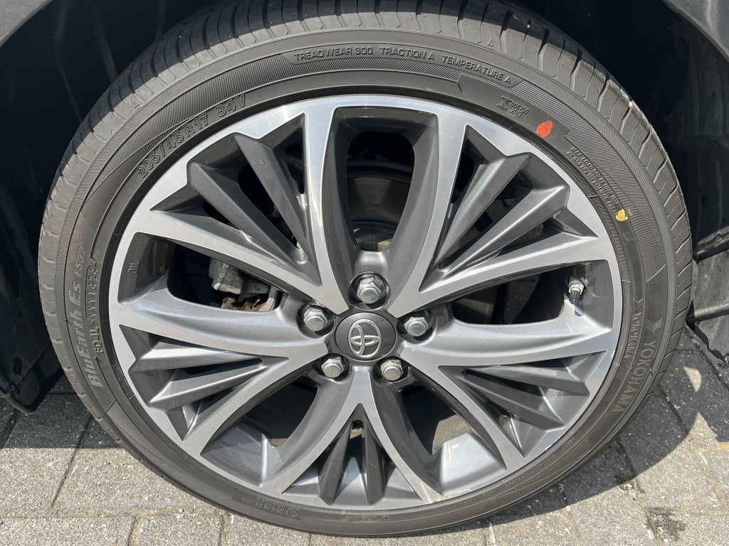Toyota Yaris | net binnen | 1.5 hybrid executive | leer | head-up display |