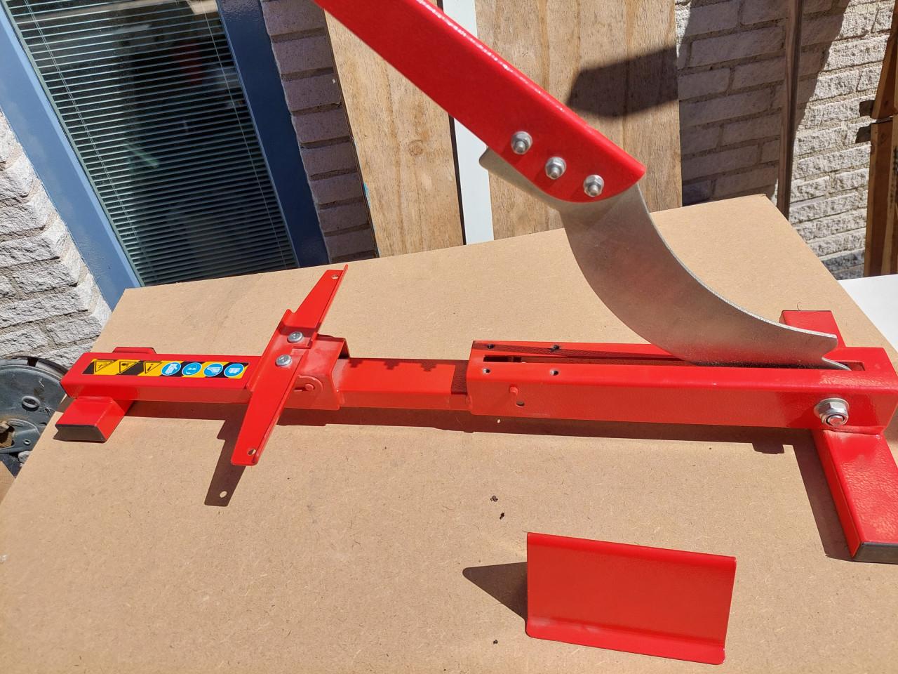 * Gereserveerd*  Laminaat snijder