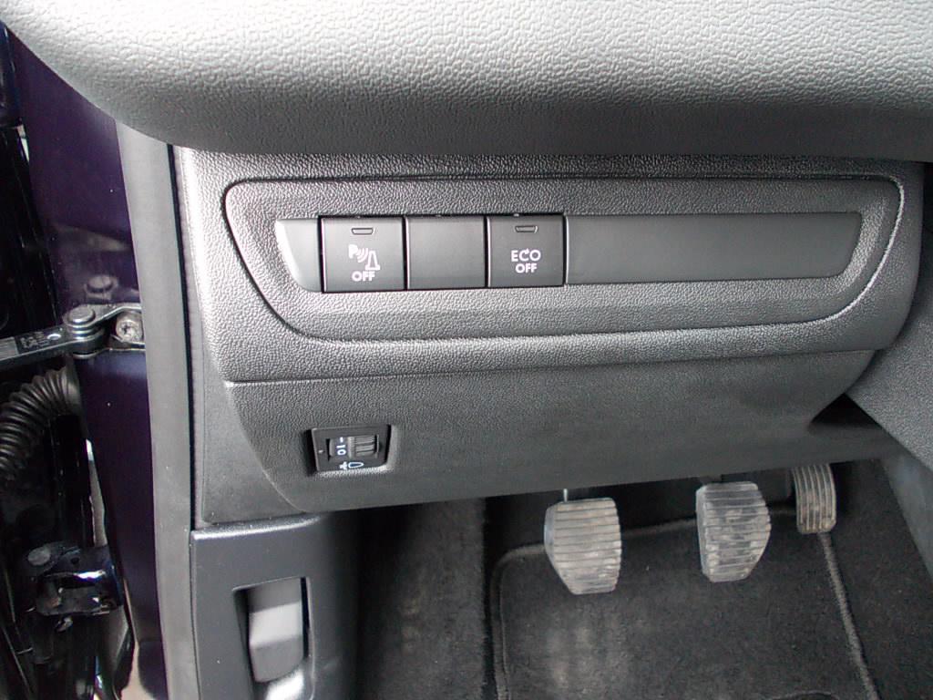 Peugeot 208 1.2 puretech 5-drs, airco, cr.contr., navi.