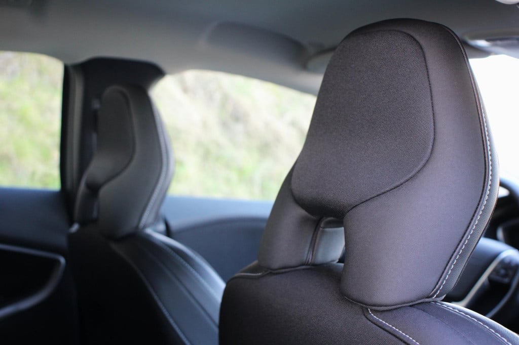 Volvo V40 2.0 t2 momentum - full led - navi - clima - half leder - 1e eig -