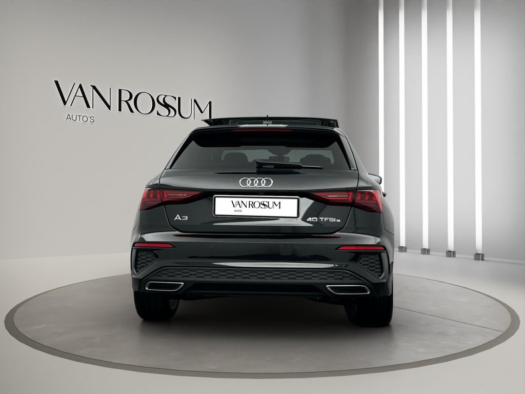 Audi A3 sportback 40 tfsi e s-line pano matrix camera acc lane