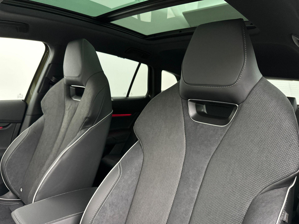 Skoda Enyaq Iv sportline elektromotor 210 kw / 286 pk suv elektri