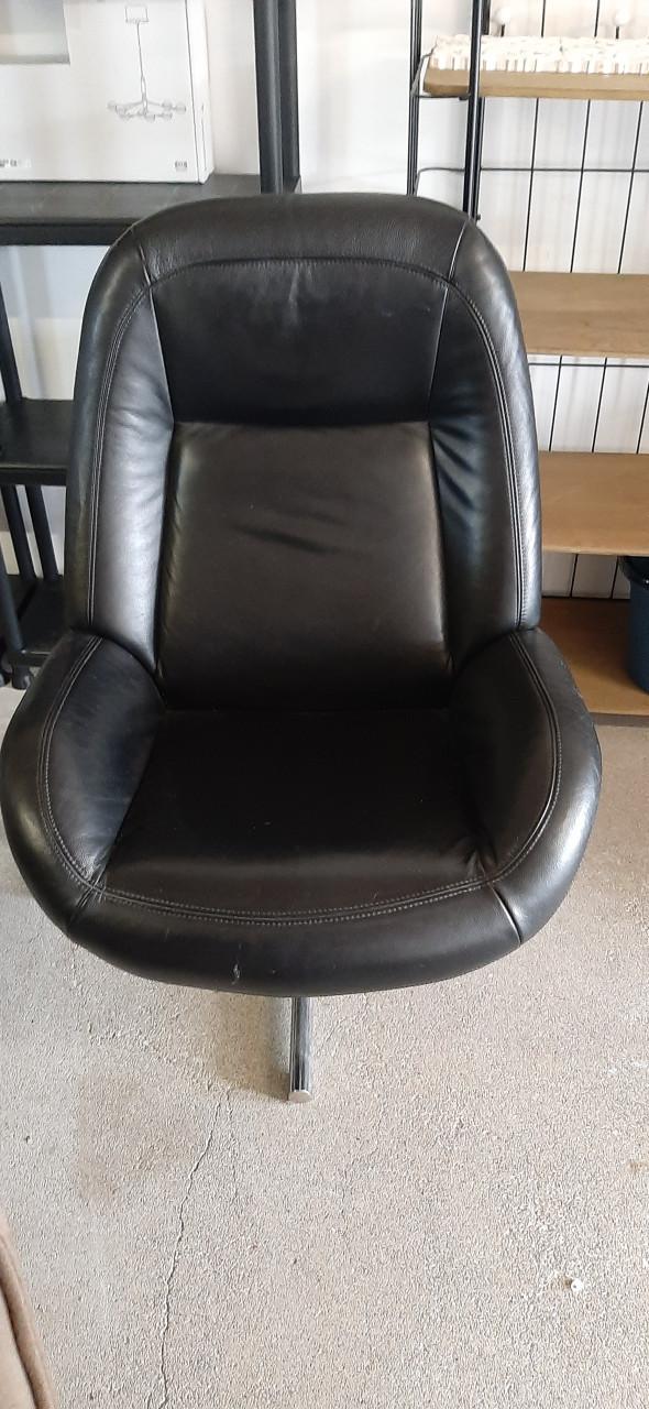 Zwart leren stoel