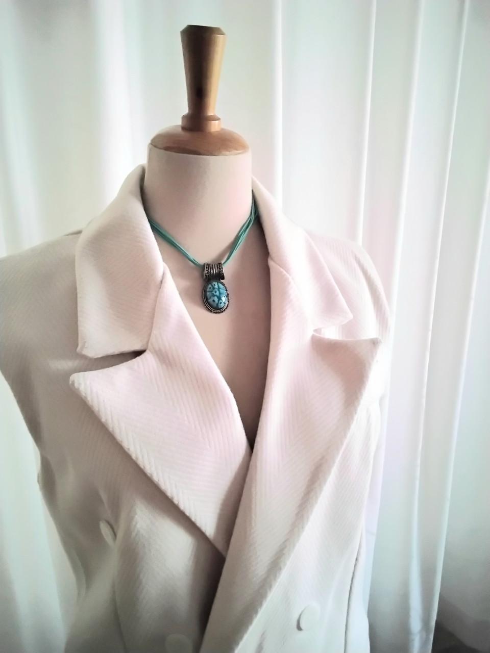 Prachtige lange crème bodywarmer Maat 42