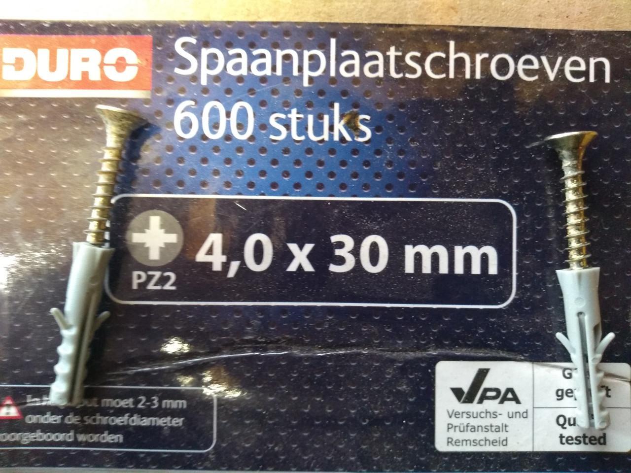 Te koop bord met tekst KISS