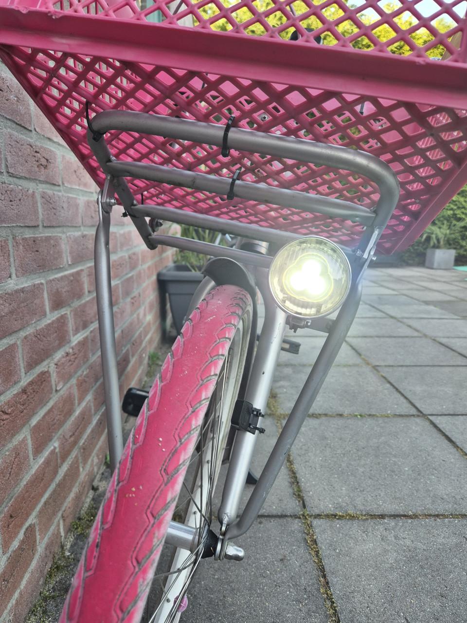 Meisjesfiets Cortina met krat