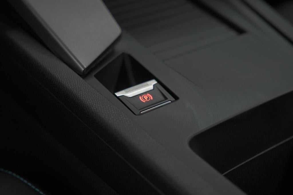 Peugeot 408 1.6 plug-in hybrid 225 e-eat8 allure | adaptieve cruise control