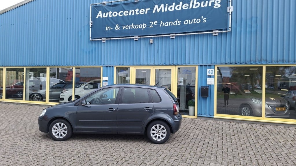 Volkswagen Polo 1.4-16v fsi trendline