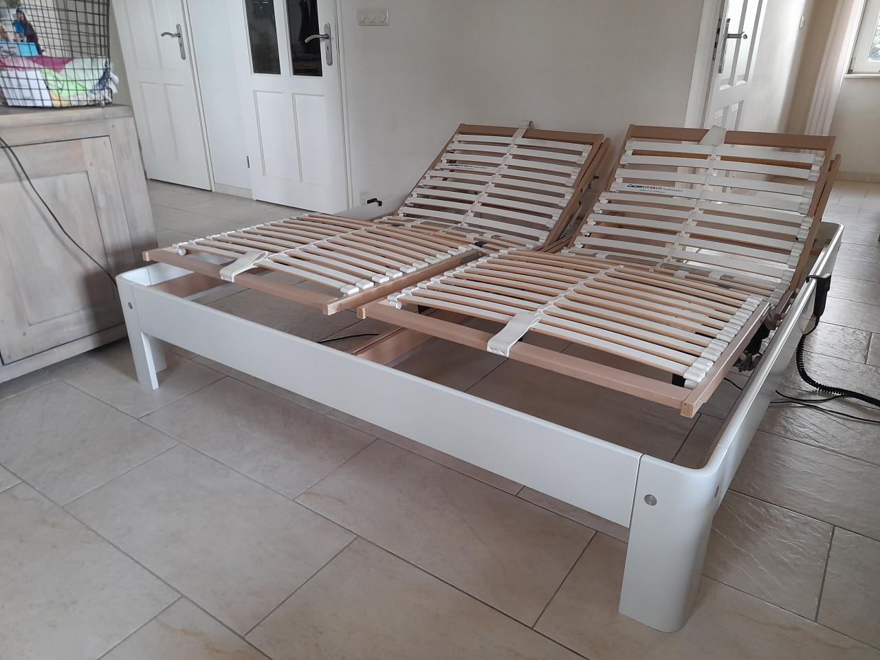 Auping bed met elektrisch verstelbare bodem (180 x 200) in goede staat