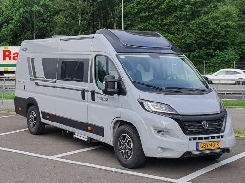 Elnagh E-Van Duo Premium - Automaat - Lengtebedden - 2024