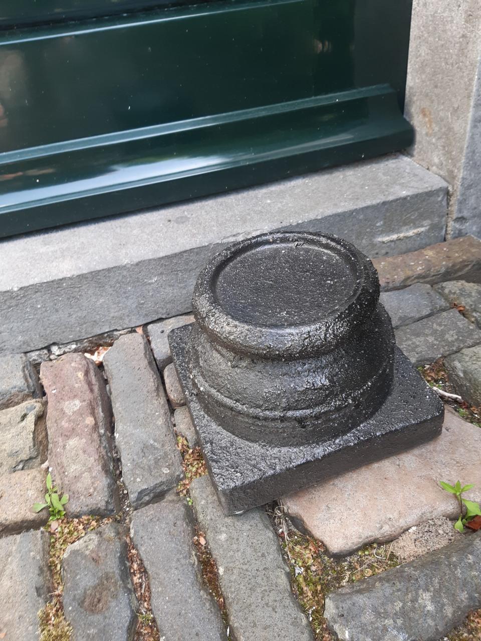 Poerkandelaar kleur zwart