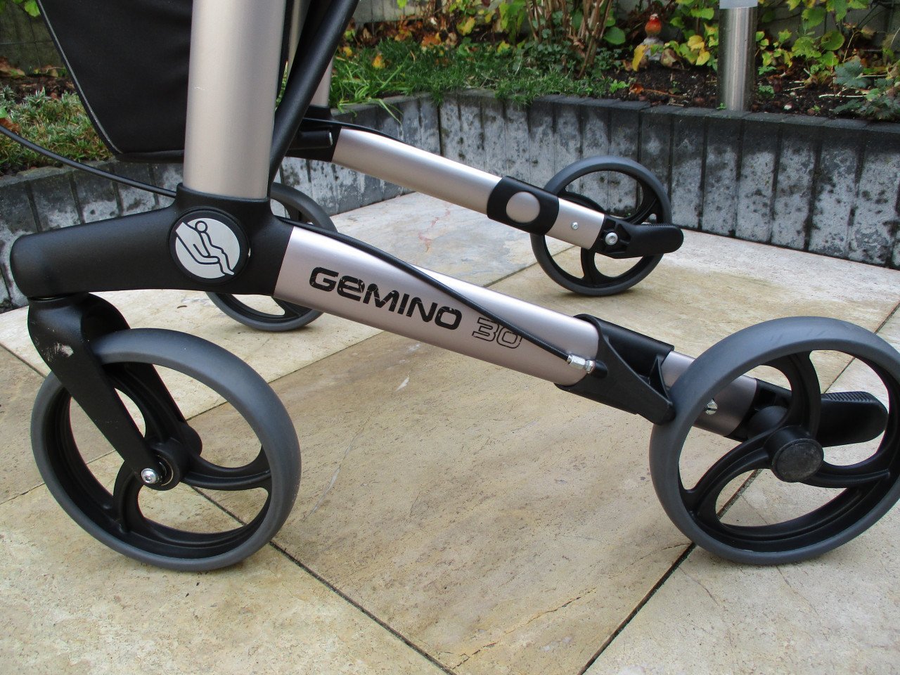 Zgan Gemino 30 opvouwbare lichtgewicht rollator met zitje tas  rugsteun en