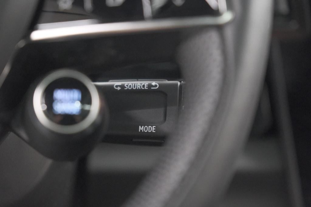 Renault Austral 1.2 e-tech full hybrid 200 techno | 360 camera | panoramada