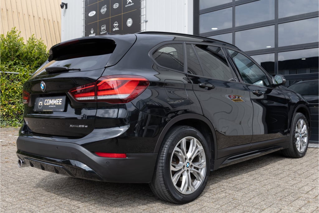 BMW X1 xdrive25e sport line ✅pano✅navipro✅sportstoelen