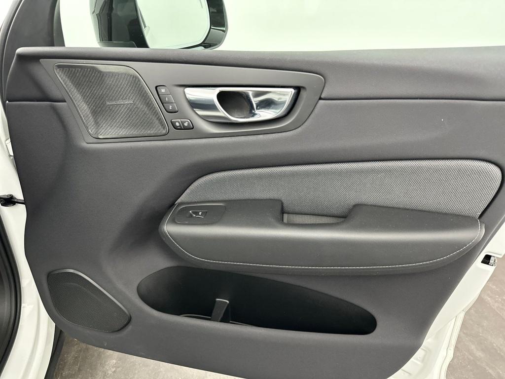 Volvo XC60 t8 390pk recharge r-design| pano| 360camera| trekhaak| h&k sound