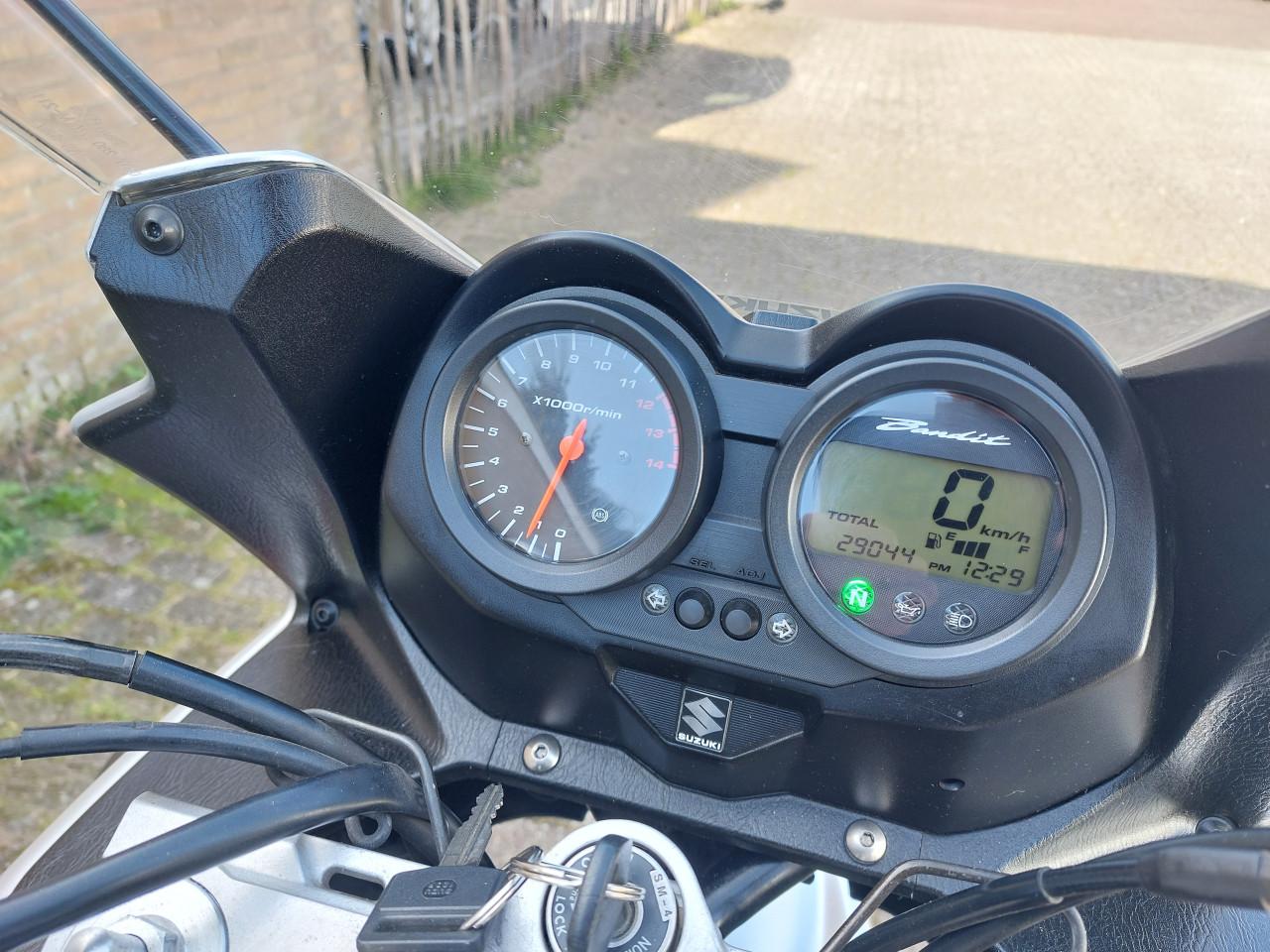 Suzuki GSF 650 SA abs