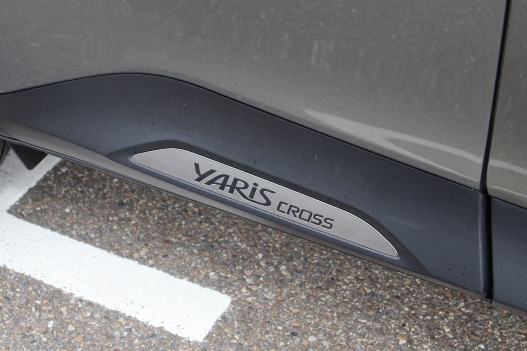 Toyota Yaris Cross 1.5 hybrid 4 x 4 l trekhaak i head-up i camera i stoelve